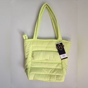 New HERSCHEL Retreat Quilted Tote Bag - Shadow Lime